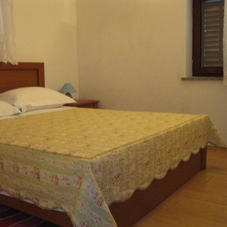 Apartments Lav Πόρετς Εξωτερικό φωτογραφία