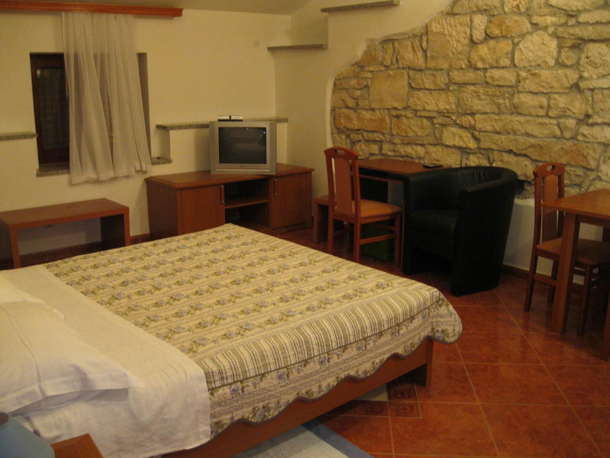 Apartments Lav Πόρετς Εξωτερικό φωτογραφία