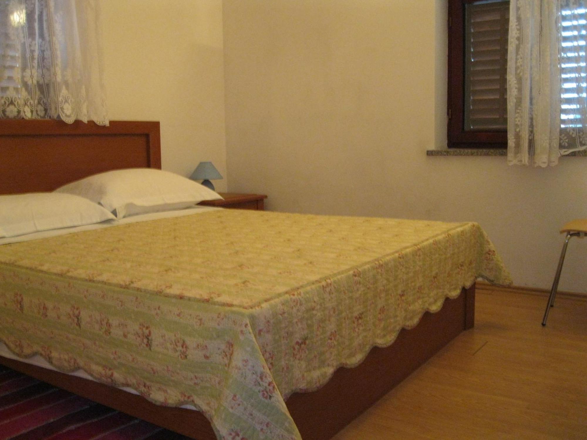 Apartments Lav Πόρετς Εξωτερικό φωτογραφία