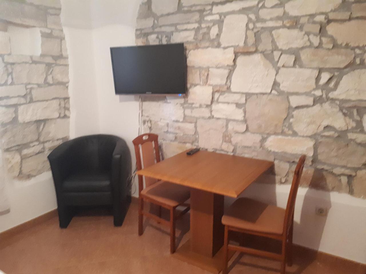 Apartments Lav Πόρετς Εξωτερικό φωτογραφία