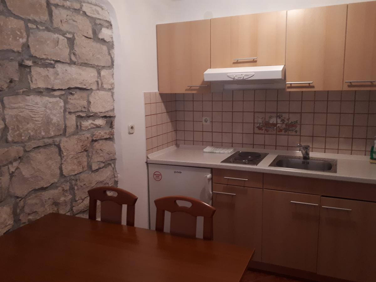 Apartments Lav Πόρετς Εξωτερικό φωτογραφία