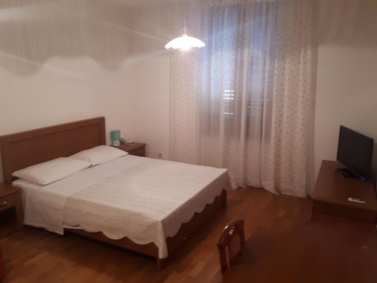 Apartments Lav Πόρετς Εξωτερικό φωτογραφία